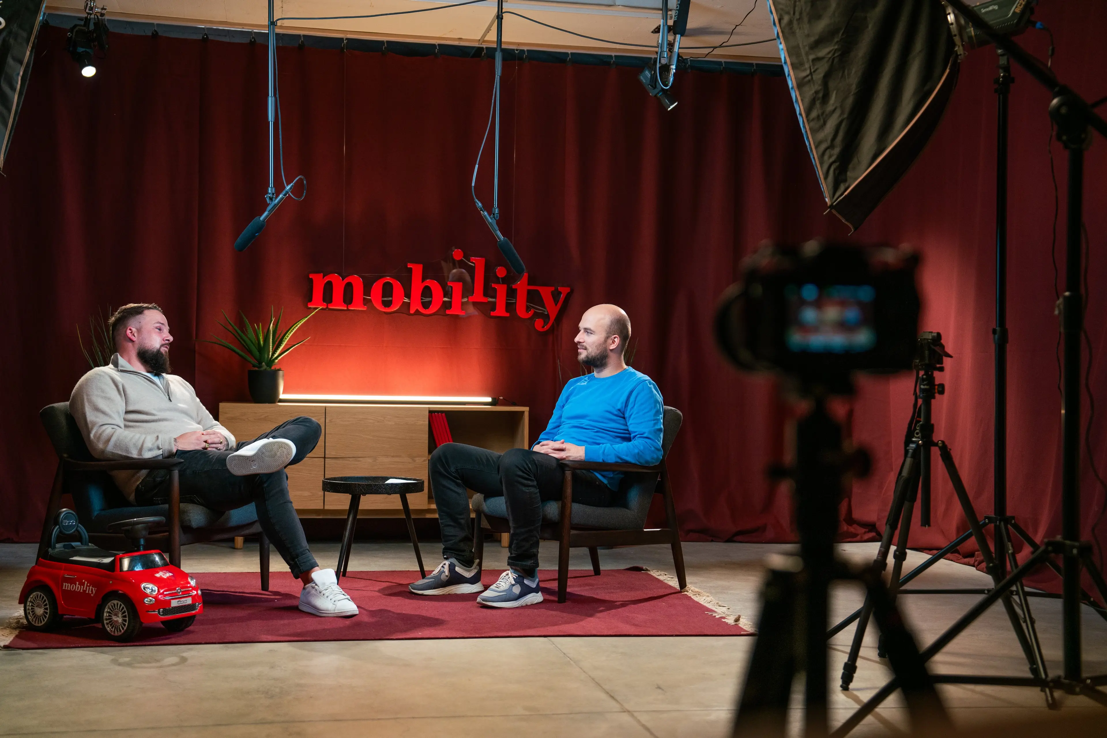 2024_Podcast_Studio_Mobility_Carsharing_Header_Landingpage-3